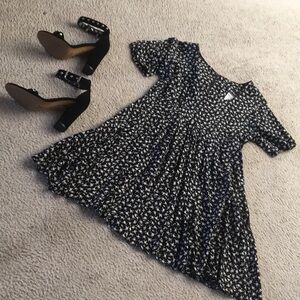 ALL THAT JAZZ/VINTAGE 90’s B&W FLORAL BABYDOLL DRESS
